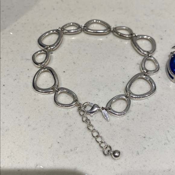 Elegant Silver Chain Bracelet & blue crystal stone earrings - Picture 5 of 7